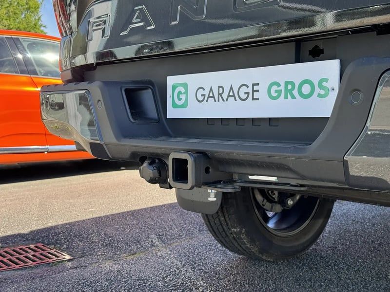 Photo de la voiture FORD RANGER DOUBLE CABINE 3.0 ECOBLUE V6 240 CH BVA10 e-4WD WILDTRAK