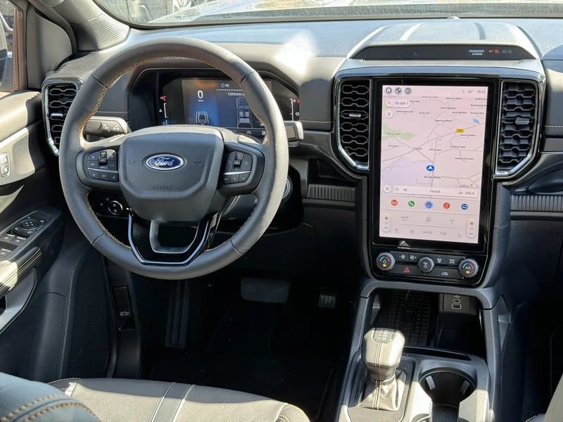 Photo de la voiture FORD RANGER DOUBLE CABINE 3.0 ECOBLUE V6 240 CH BVA10 e-4WD WILDTRAK