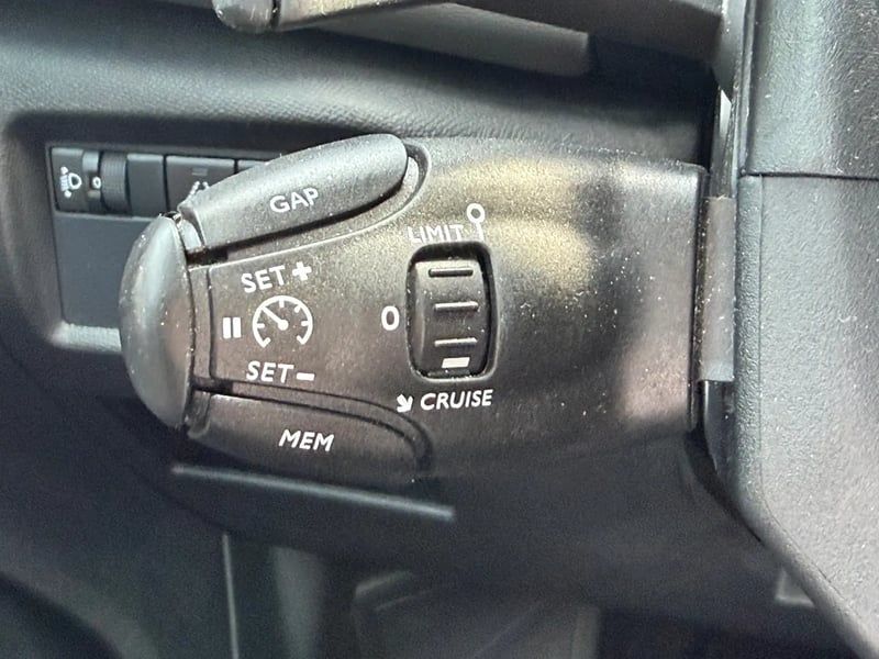 Photo de la voiture CITROEN C5 AIRCROSS PureTech 130 S&S EAT8 C-Series