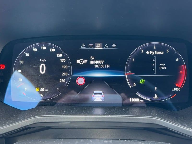 Photo de la voiture RENAULT CLIO V TCe 90 Techno