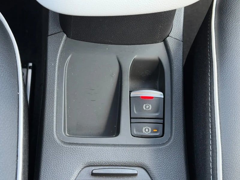 Photo de la voiture RENAULT CLIO V TCe 90 Techno