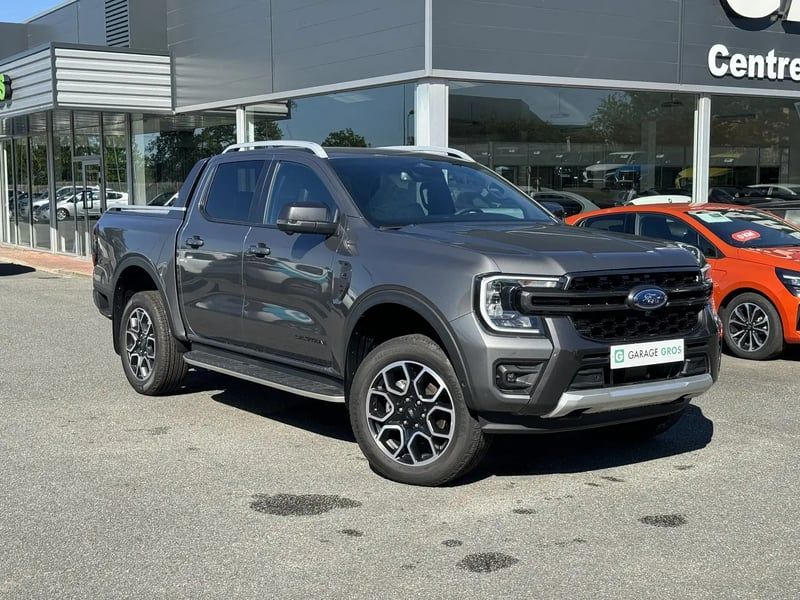 Photo de la voiture FORD RANGER DOUBLE CABINE 3.0 ECOBLUE V6 240 CH BVA10 e-4WD WILDTRAK