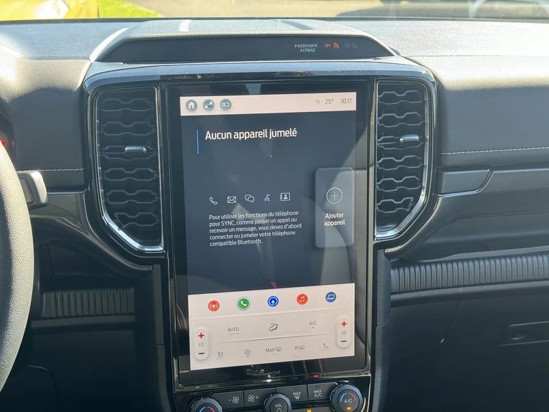 Photo de la voiture FORD RANGER DOUBLE CABINE 3.0 ECOBLUE V6 240 CH BVA10 e-4WD WILDTRAK