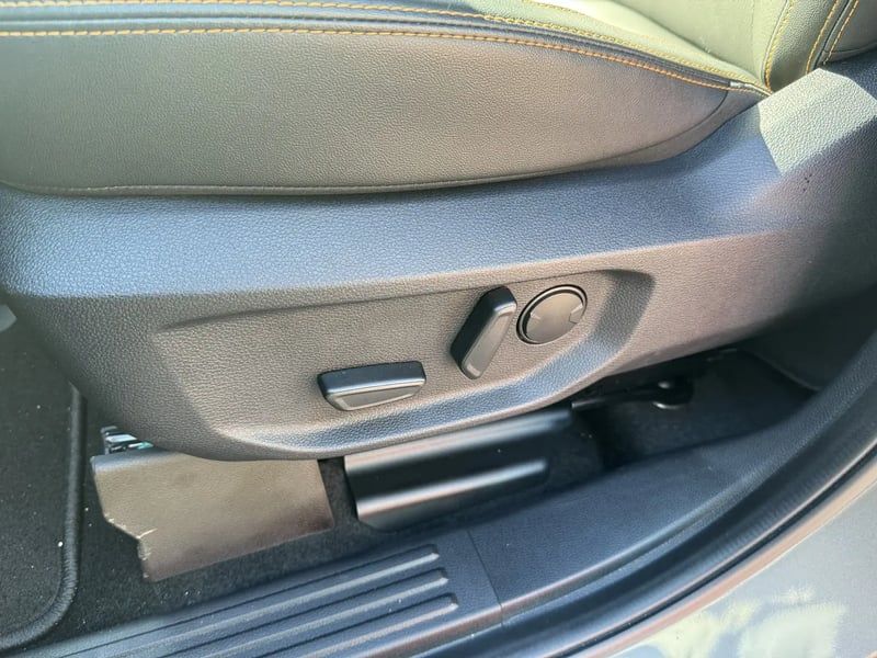 Photo de la voiture FORD RANGER DOUBLE CABINE 3.0 ECOBLUE V6 240 CH BVA10 e-4WD WILDTRAK