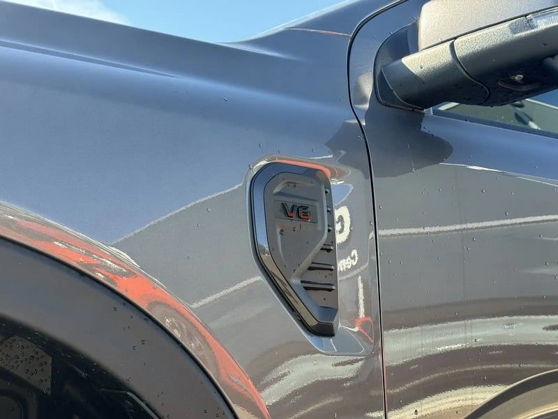 Photo de la voiture FORD RANGER DOUBLE CABINE 3.0 ECOBLUE V6 240 CH BVA10 e-4WD WILDTRAK