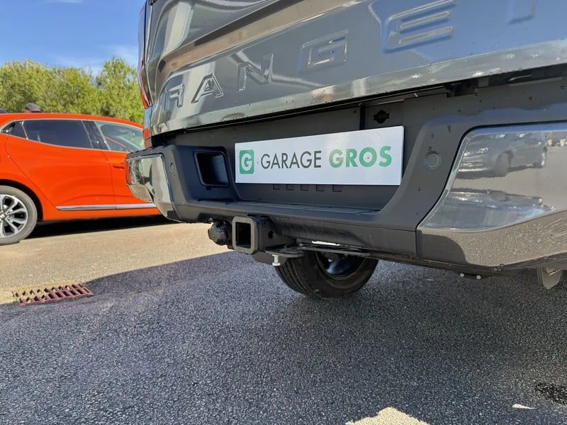 Photo de la voiture FORD RANGER DOUBLE CABINE 3.0 ECOBLUE V6 240 CH BVA10 e-4WD WILDTRAK