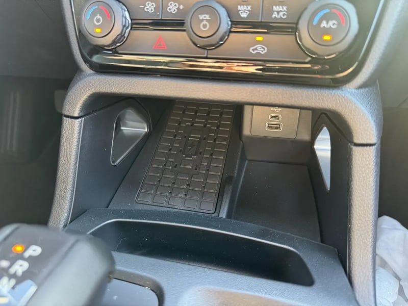 Photo de la voiture FORD RANGER DOUBLE CABINE 3.0 ECOBLUE V6 240 CH BVA10 e-4WD WILDTRAK