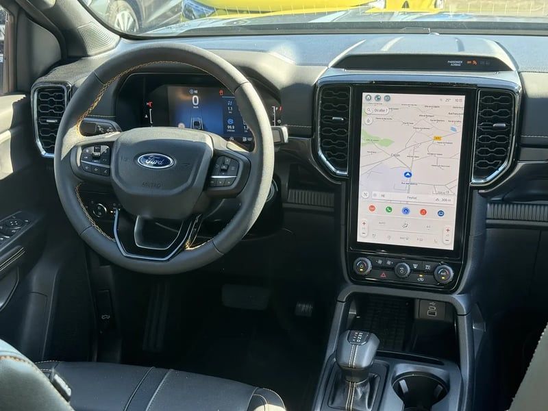 Photo de la voiture FORD RANGER DOUBLE CABINE 3.0 ECOBLUE V6 240 CH BVA10 e-4WD WILDTRAK