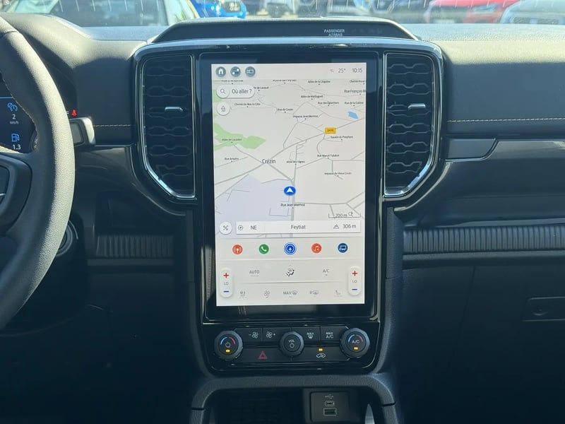 Photo de la voiture FORD RANGER DOUBLE CABINE 3.0 ECOBLUE V6 240 CH BVA10 e-4WD WILDTRAK