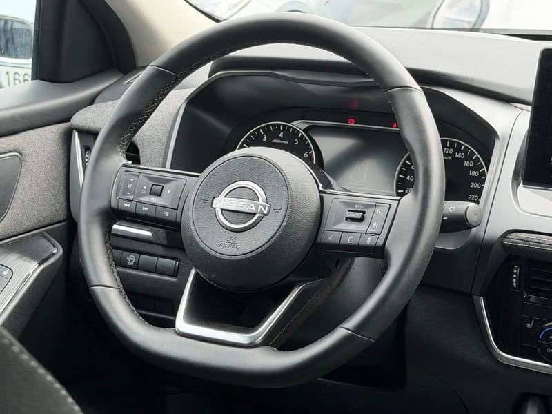 Photo de la voiture NISSAN QASHQAI Mild Hybrid 140 ch N-Connect