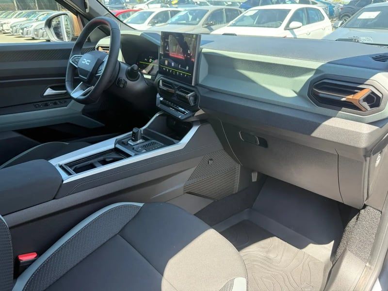 Photo de la voiture DACIA BIGSTER HYBRID 155 Extreme