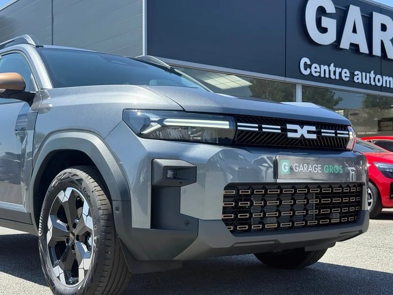 Photo de la voiture DACIA BIGSTER HYBRID 155 Extreme