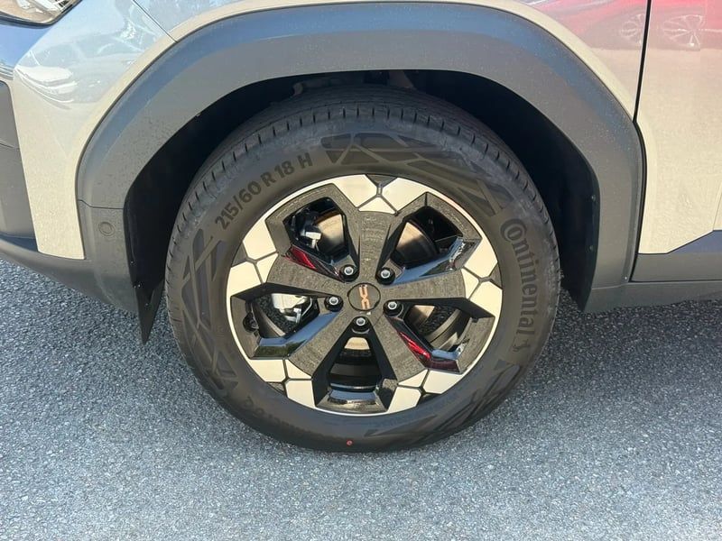 Photo de la voiture DACIA BIGSTER HYBRID 155 Extreme