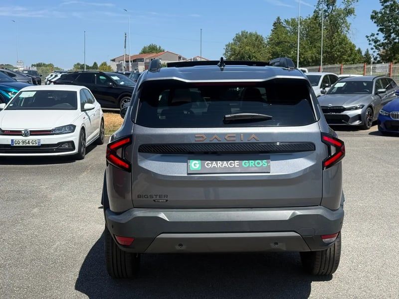 Photo de la voiture DACIA BIGSTER HYBRID 155 Extreme