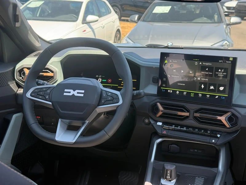 Photo de la voiture DACIA BIGSTER HYBRID 155 Extreme