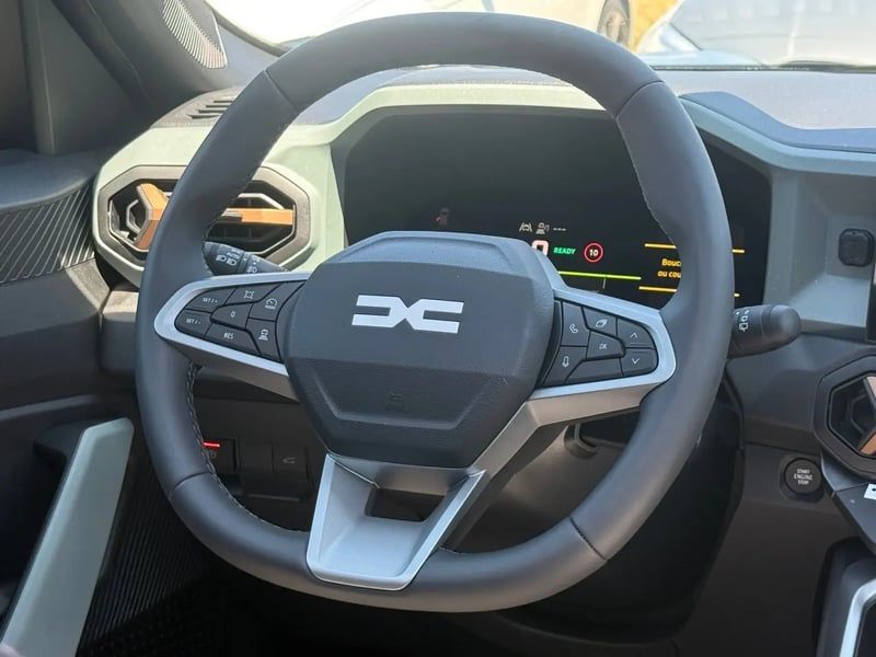 Photo de la voiture DACIA BIGSTER HYBRID 155 Extreme