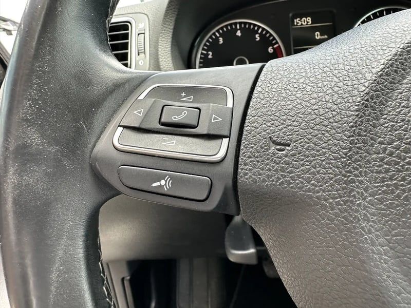 Photo de la voiture VOLKSWAGEN POLO 1.2 70 Life