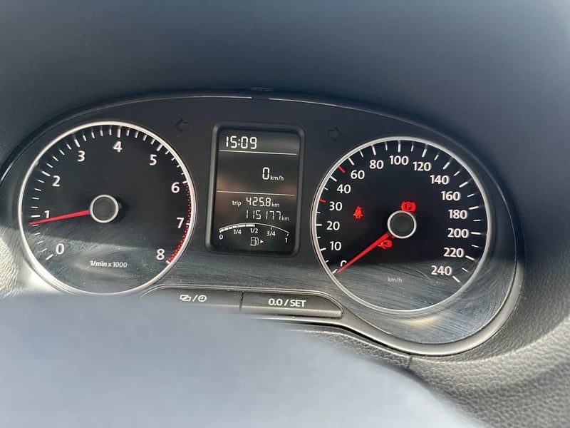 Photo de la voiture VOLKSWAGEN POLO 1.2 70 Life