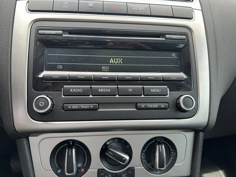 Photo de la voiture VOLKSWAGEN POLO 1.2 70 Life