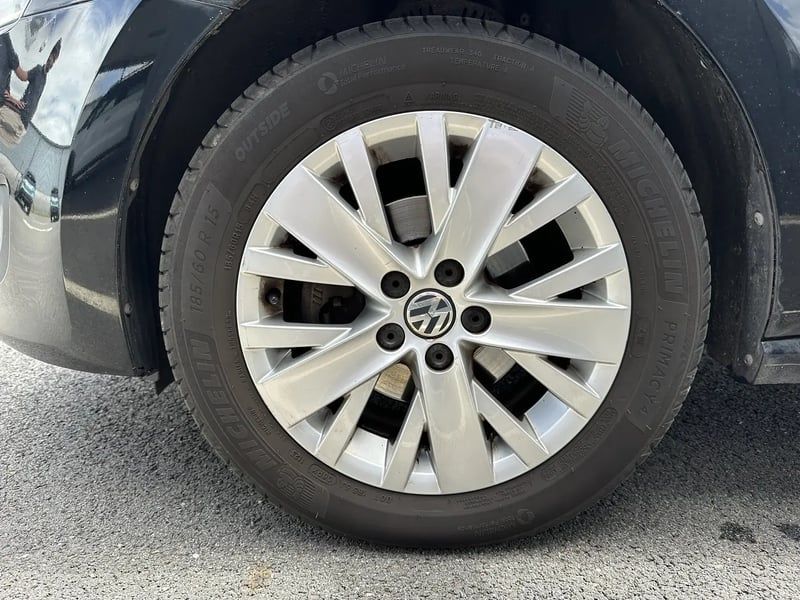 Photo de la voiture VOLKSWAGEN POLO 1.2 70 Life