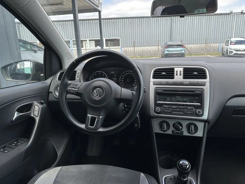 Photo de la voiture VOLKSWAGEN POLO 1.2 70 Life