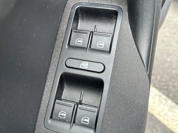 Photo de la voiture VOLKSWAGEN POLO 1.2 70 Life