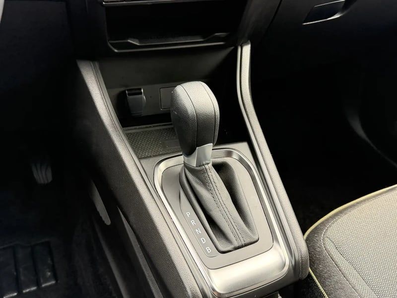 Photo de la voiture RENAULT CAPTUR E-Tech full hybrid 145 ch Techno