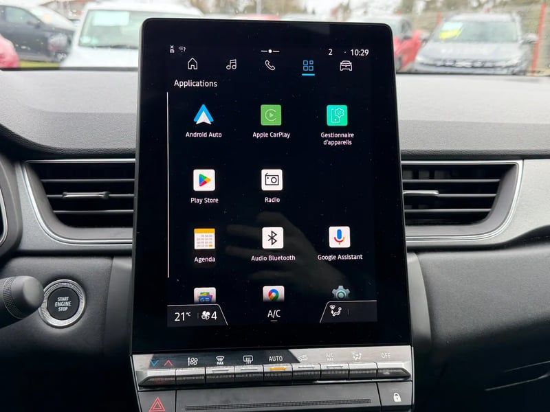 Photo de la voiture RENAULT CAPTUR E-Tech full hybrid 145 ch Techno