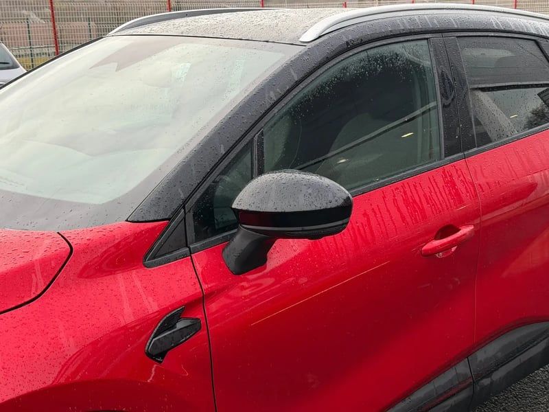 Photo de la voiture RENAULT CAPTUR E-Tech full hybrid 145 ch Techno