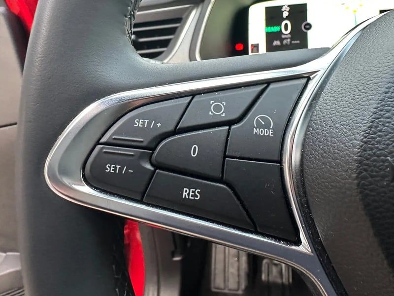 Photo de la voiture RENAULT CAPTUR E-Tech full hybrid 145 ch Techno