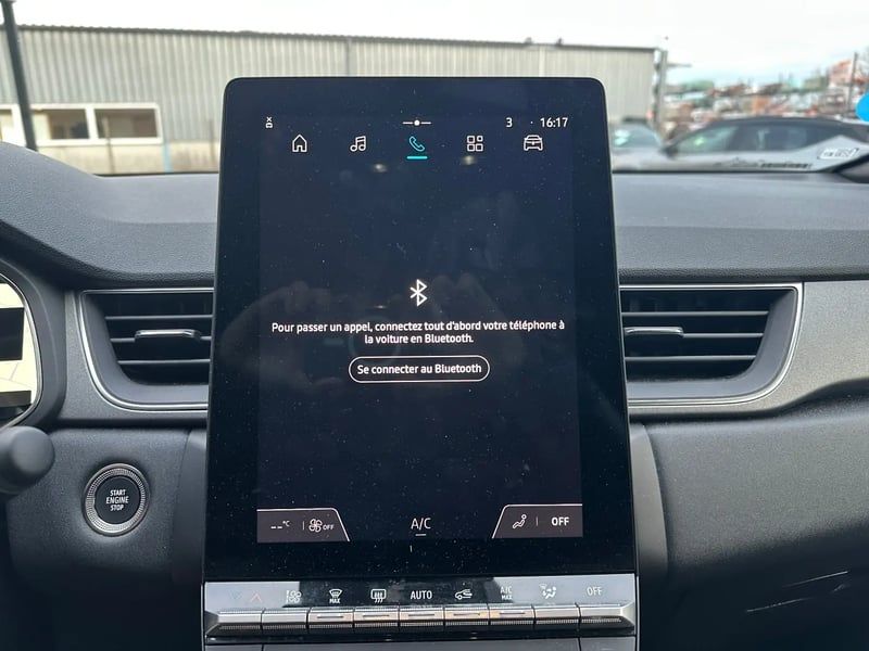 Photo de la voiture RENAULT CAPTUR E-Tech full hybrid 145 ch Techno