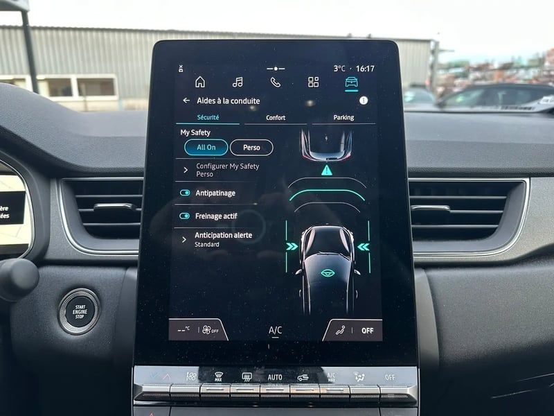 Photo de la voiture RENAULT CAPTUR E-Tech full hybrid 145 ch Techno