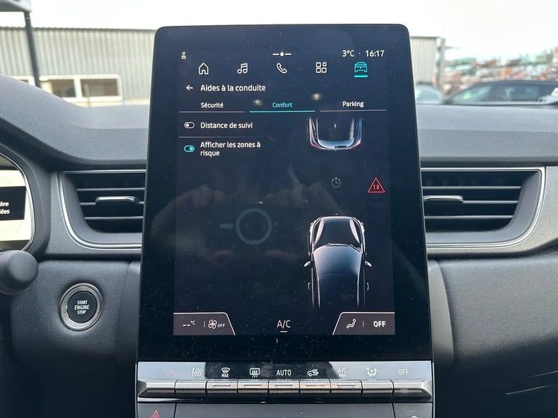 Photo de la voiture RENAULT CAPTUR E-Tech full hybrid 145 ch Techno