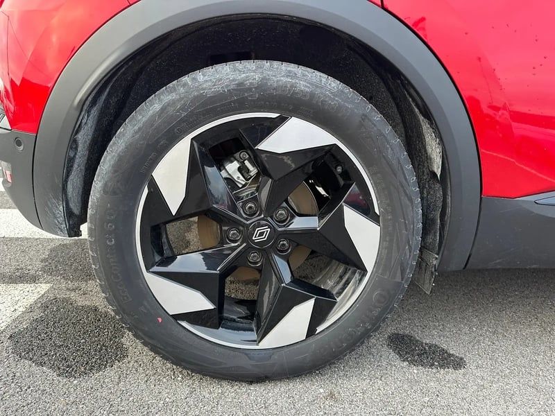 Photo de la voiture RENAULT CAPTUR E-Tech full hybrid 145 ch Techno