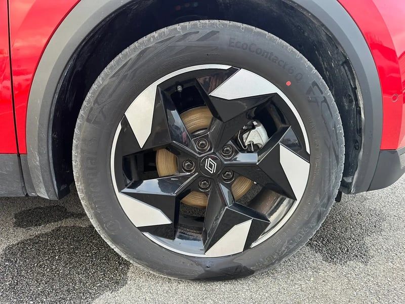 Photo de la voiture RENAULT CAPTUR E-Tech full hybrid 145 ch Techno