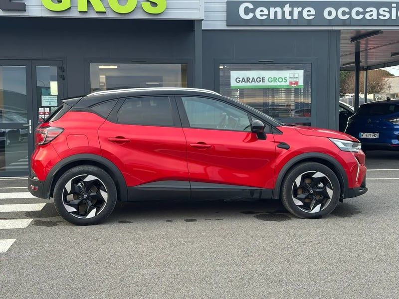 Photo de la voiture RENAULT CAPTUR E-Tech full hybrid 145 ch Techno