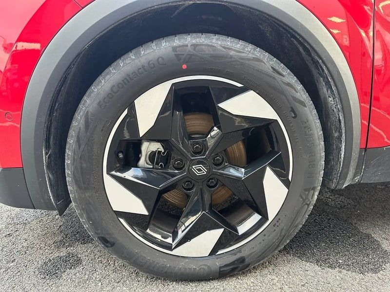 Photo de la voiture RENAULT CAPTUR E-Tech full hybrid 145 ch Techno