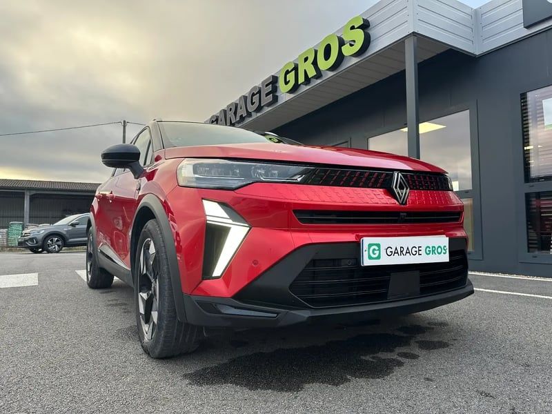 Photo de la voiture RENAULT CAPTUR E-Tech full hybrid 145 ch Techno