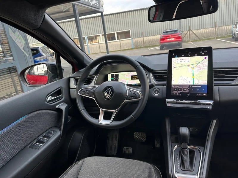 Photo de la voiture RENAULT CAPTUR E-Tech full hybrid 145 ch Techno