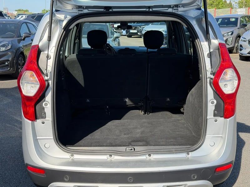 Photo de la voiture DACIA LODGY TCe 115 5 places Stepway