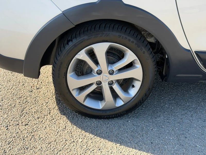 Photo de la voiture DACIA LODGY TCe 115 5 places Stepway
