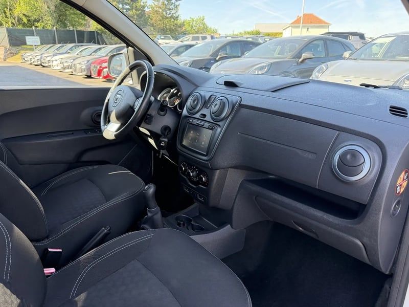 Photo de la voiture DACIA LODGY TCe 115 5 places Stepway