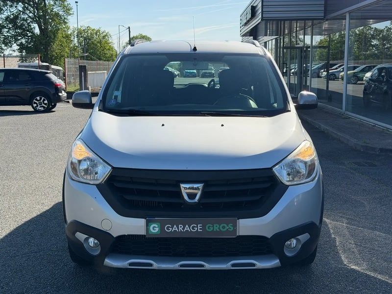 Photo de la voiture DACIA LODGY TCe 115 5 places Stepway