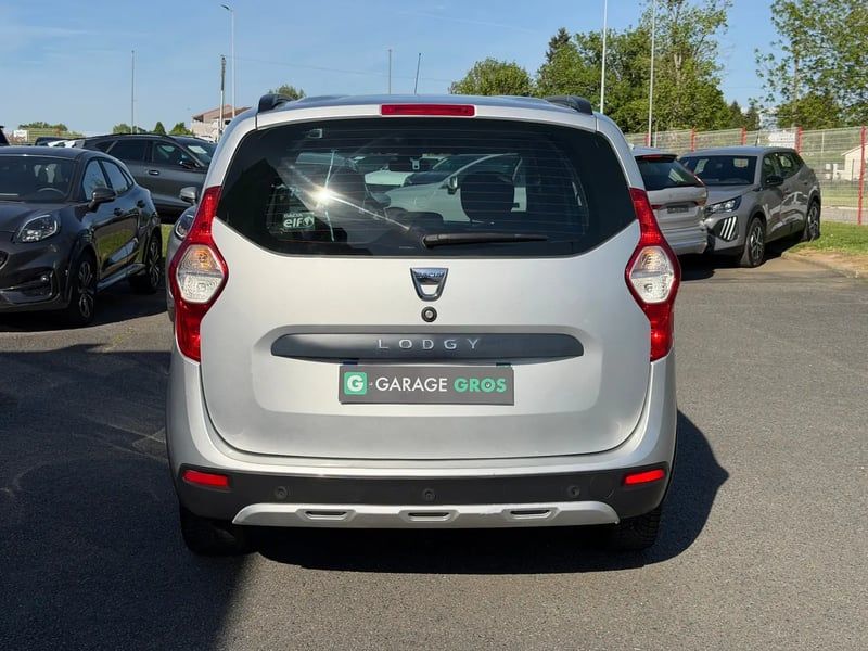 Photo de la voiture DACIA LODGY TCe 115 5 places Stepway