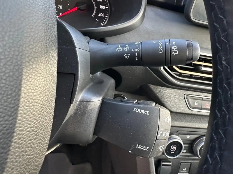 Photo de la voiture DACIA SANDERO ECO-G 100 GSR2 Stepway Extreme +