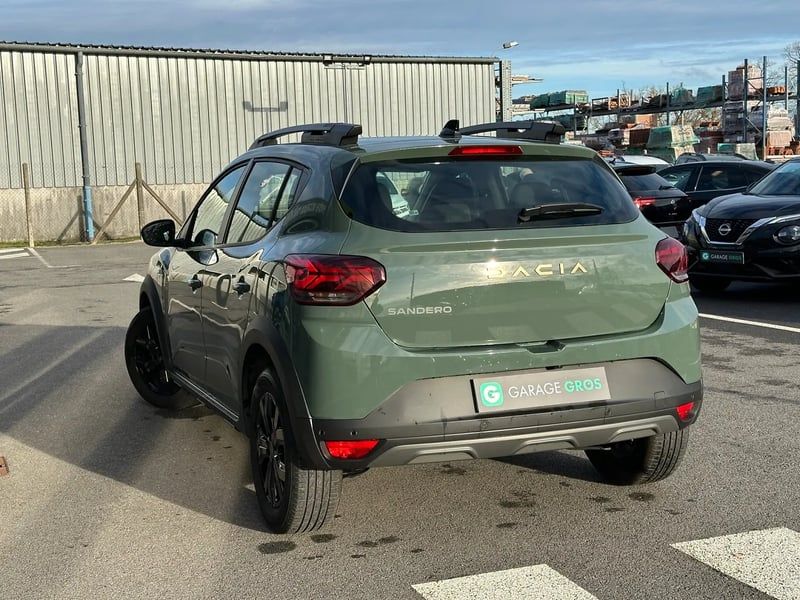 Photo de la voiture DACIA SANDERO ECO-G 100 GSR2 Stepway Extreme +