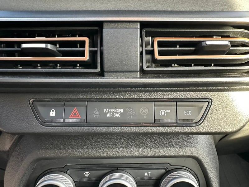 Photo de la voiture DACIA SANDERO ECO-G 100 GSR2 Stepway Extreme +