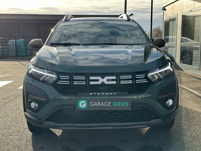 Photo de la voiture DACIA SANDERO ECO-G 100 GSR2 Stepway Extreme +