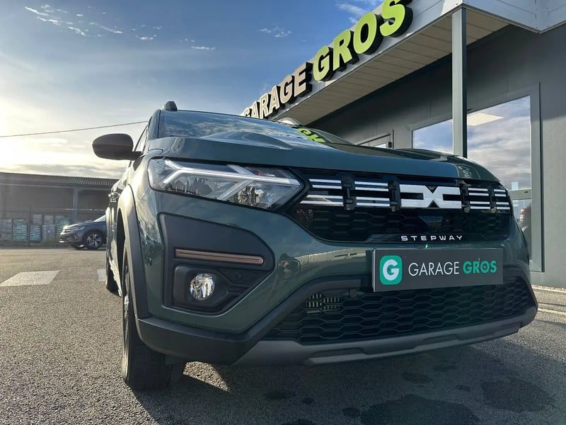Photo de la voiture DACIA SANDERO ECO-G 100 GSR2 Stepway Extreme +