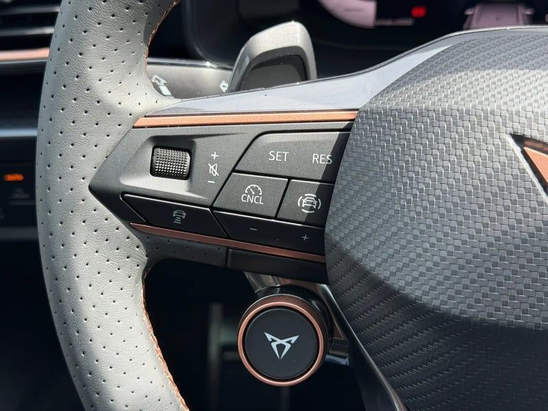 Photo de la voiture CUPRA FORMENTOR 2.0 TDI 150 ch DSG7 V